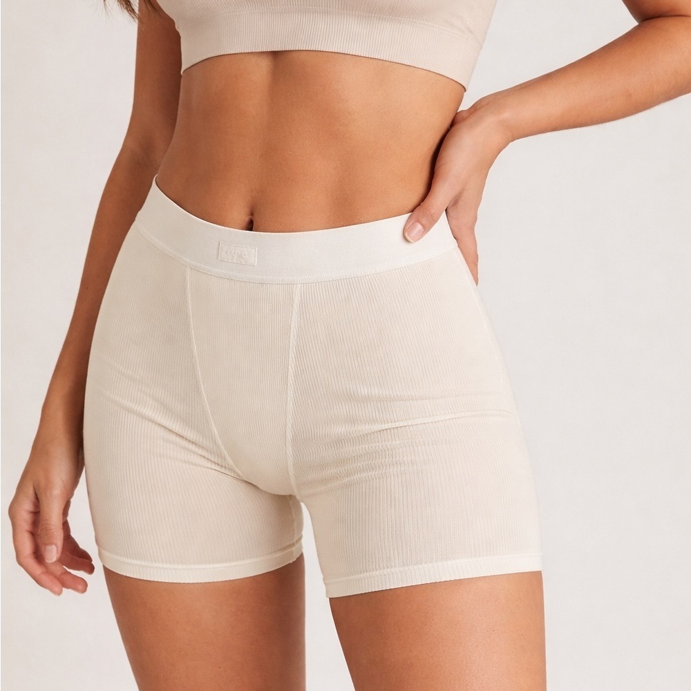 SKIMS Ribbed Seamless Lounge Shorts | Nude Beige | Second Skin Fit | Sculpting M